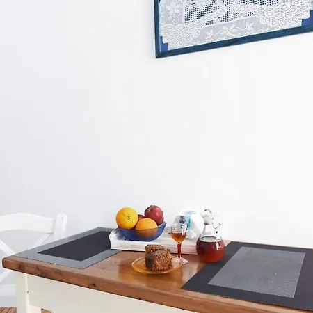 Apartment Calderimi, A Cosy,warm And Renovated House In Fira (Santorini)