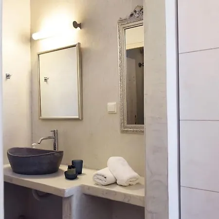 Apartment Calderimi, A Cosy,warm And Renovated House In *